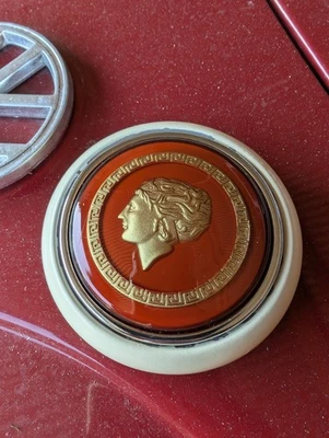 VW horn push button GOLDEN LADY  RED Splitscreen Beetle Karmann Ghia T1 T2  - Image 1 of 4