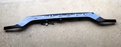 2015 2016 2017 LINCOLN NAVIGATOR REAR TRUNK TAILGATE HATCH MOLDING OEM - Image 1 of 4