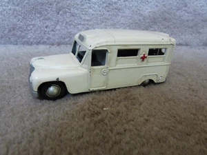 VINTAGE Wellensittich Daimler Druckguss Krankenwagen & Antrieb England 4,25 Zoll - Bild 1 von 9