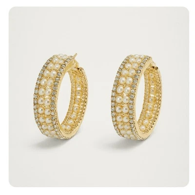 Pendientes de aro Natasha tono dorado con detalles de perlas y diamantes de imitación Foto 1 de 4