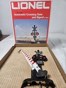 Lionel 6-2162 Automatic Crossing Gate and Signal 0/027 GAUGE Electric Train - Picture 1 of 9