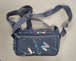 Rainbow Metallic Alphabet Fanny Pack Crossbody Waist Bag Blue 6.5" X 4" X 2.5" - Bild 1 von 4