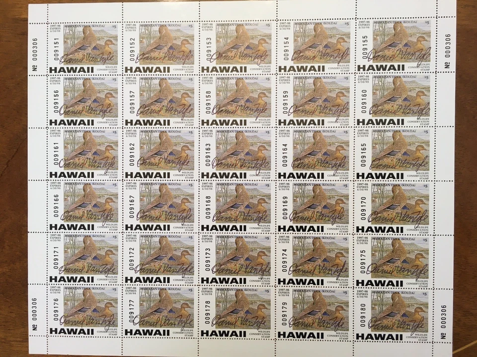 HI2 Hawaii SIGNED  **RARE** SIGNED Sheet Of 30 Daniel VanZyle 1997 - Image 1 of 4