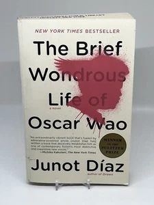The Brief Wondrous Life of Oscar Wao by Junot Díaz (2008, Trade Paperback) - Picture 1 of 5