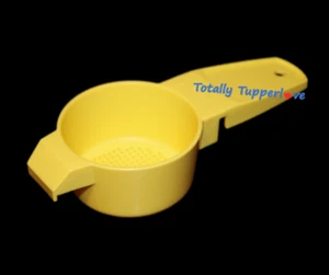 Mini tamizador Tupperware pequeño colador de hojas de té gadget de cocina amarillo nuevo de lote antiguo - Imagen 1 de 2