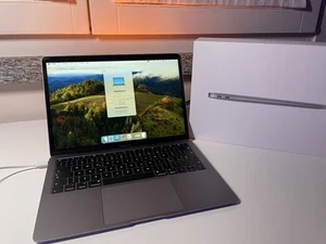 ✅ Apple MacBook Air 13.3" (128GB SSD, Intel Core i5 5.ª generazione, 8GB) ✅ - Afbeelding 1 van 5