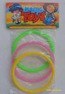 3 BRACELETS autres couleurs - Vintage 70' - Made in HONG KONG - PLASTIC TOYS - Imagen 1 de 3