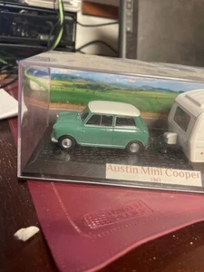 Schuco Mini Cooper with Caravan 1:43 ottimo pezzo vendo per inutilizzo - Foto 1 di 7