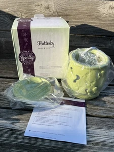 Scentsy Full-Size Wax Warmer FLUTTERBY Green Butterfly - NEW in Box - Picture 1 of 5