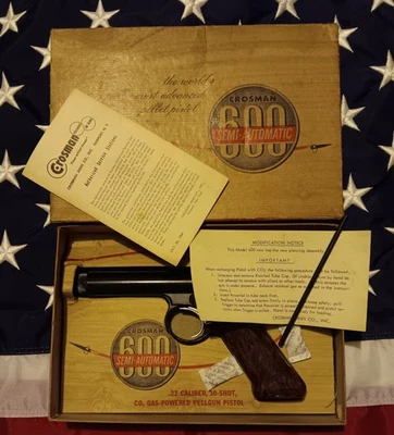 Pistola de pellets semiautomática Crosman 600 CO2 .22 piezas de caja de cartón Foto 1 de 4