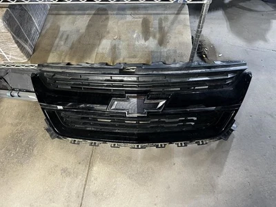 Grille Chrome Fits 17-20 COLORADO 2036831 - Image 1 of 2