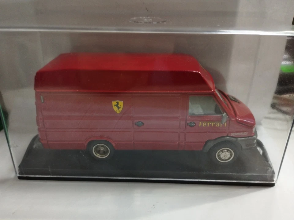 OLD CARS IVECO DAILY TURBOSTAR Scuderia FERRARI Scala 1/43 - Immagine 1 di 1
