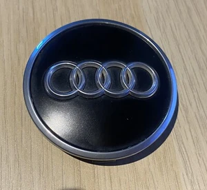 GENUINE SINGLE USED AUDI 60MM WHEEL CAP BLACK 4M0601170B SUITS A4 A5 Q5 Q7 - Picture 1 of 2