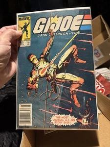 G. I. JOE: A REAL AMERICAN HERO #21 NM 1ST STORM SHADOW SIGNED BY LARRY HAMA - Bild 1 von 1