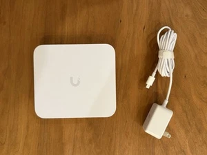 Ubiquiti Cloud Gateway Ultra (UCG-Ultra) NEW - Picture 1 of 3