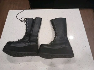 Botas hasta la rodilla de plataforma DEMONIA TRA502/B/BPU para hombre góticas punk negras de 3 1/4" - Imagen 1 de 12
