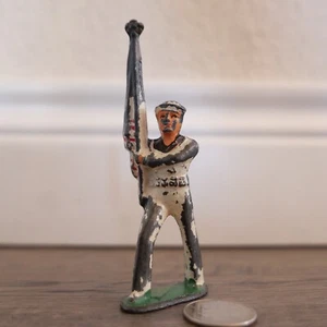 1930S MANOIL BARCLAY B-053 SAILOR FLAG BEARER DIMESTORE LEAD CAST SOLDIER FIGURE - Picture 1 of 3