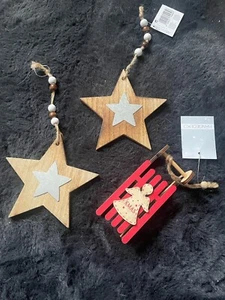 +++ 3 +++ DEKO ANHÄNGER +++ STERN +++ SCHLITTEN +++ Holz DEKO +++ Unbenutzt - Bild 1 von 1