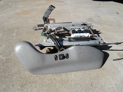 97 98 99 00 01 Mercury Mountaineer сиденье с электроприводом гусеничное пассажирское с электроприводом поясничное - Изображение 1 из 4