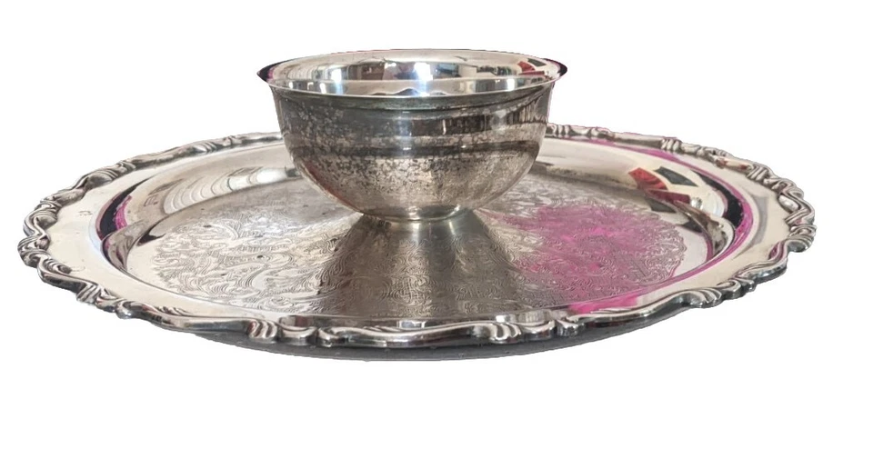 Vintage Oneida USA Silver Plated One Piece  Snack, Crudite & Dip Serving Plate - Image 1 of 4