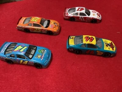 4 VINTAGE RARO NASCAR 1/64 Muppets Woody Looney Tunes Carreras para niños Diecast  Foto 1 de 4