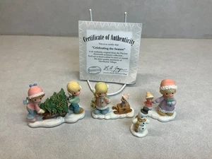4-teiliges Hawthorne Village Precious Moment Celebrate The Season Zubehör-Set 91274 - Bild 1 von 3