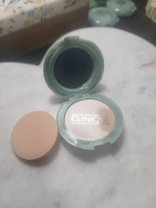 CLINIQUE SUPERPOWDER POLVERE PRESSATA DOPPIA FACCIA COMPATTA MINI BEIGE OPACO - Foto 1 di 2