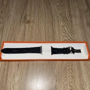 Hermès Black Rubber Apple Watch Band 46mm Unisex Stylish Compatible Accessory - Zdjęcie 1 z 3