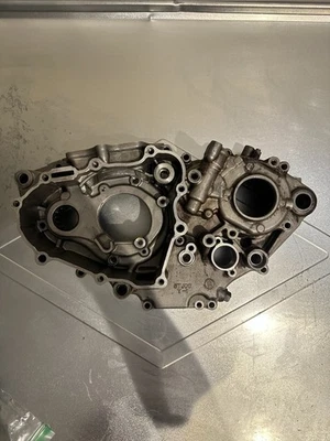 Yamaha WR450F 2005 cárter del motor izquierdo cárter del cigüeñal Foto 1 de 4