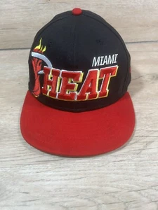 Miami Heat schwarz & rot New Era 9Fifty Hartholz Klassiker Druckknopflasche Kappe/Mütze - Bild 1 von 5