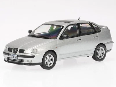 Seat Cordoba 2000 silver diecast model car in Display Case Salvat 1:43 - Image 1 of 4