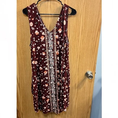 Vestido floral Maurices sem mangas vermelho escuro médio plus size 0X/14W com bolsos - Imagem 1 de 4