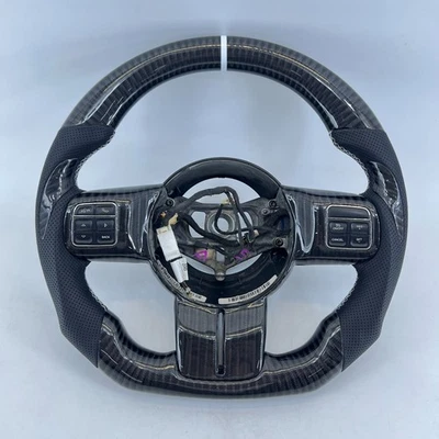 Volante de fibra de carbono real para Jeep Wrangler JK Grand Cherokee 2011-2017 Foto 1 de 4