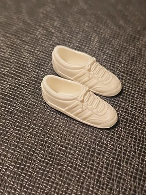 Barbie Muñeca Zapatos Blanco Tenis Zapatos Imitación Con Cordones Plástico Punta Cerrada China Foto 1 de 4