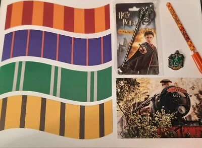 Juego de Harry Potter: 4 marcadores de bufanda, 1 postal, bolígrafo, insignia, llavero de varita de metal Foto 1 de 4