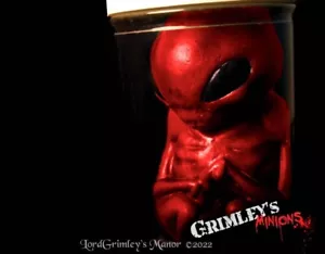Roter Alien Embryo Probe im Glas Halloween Horror Alien Deep Baby UFO ET - Bild 1 von 3