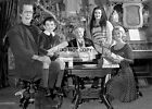 *5X7* CHRISTMAS PUBLICITY PHOTO - "THE MUNSTERS" CAST FROM THE TV SHOW (OP-991)