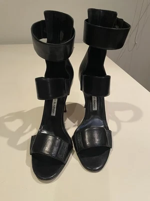Sandalia envolvente al tobillo negra Manolo Blahnik 41/11 Foto 1 de 4