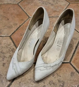 VINTAGE 1980'S WHITE STILETOES FROM CONTESSA AT FREEMAN HARDY WILLIS - 6 - Picture 1 of 7