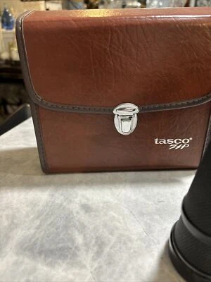 Tasco ZIP 323Z  Wide Angle 8X40 472ft @ 1000yds Binoculars Vtg case  No Strap - Image 1 of 4