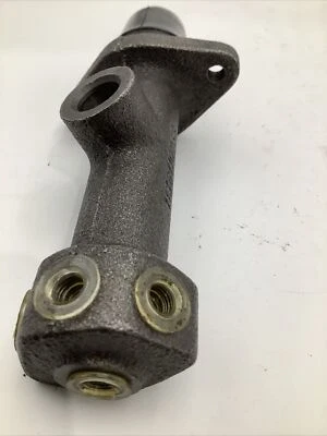 Cilindro maestro de freno de insectos VW Volkswagen Beetle 1965-1966 VW113611023B marca OE Foto 1 de 4