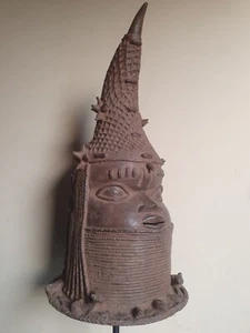 Cabeza de bronce fina y grande de Oba de Benín. Antiguo, raro ejemplo. 51cm. 9kg. Nigeria - Imagen 1 de 21
