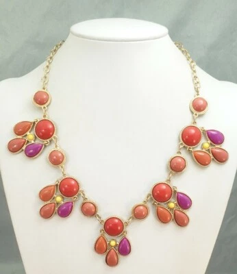 Collar grande elegante mezclado colores coral rosa imitación piedra lucite babero tono dorado Foto 1 de 4