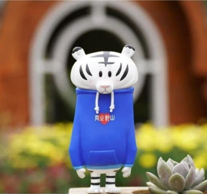 How2work Sofubi Vinyl Figure Kohei Ogawa BG Bear LEE HU Tiger White Dahood - Picture 1 of 2