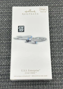 Hallmark Keepsake 2010 Star Trek Stati Uniti Ornamento Luce Magica Enterprise - Foto 1 di 3