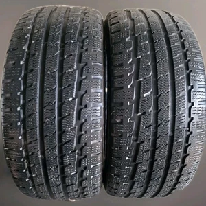 2 X KUMHO 225 45 18 (95V) TYRE I'ZEN KW27 ASYMMETRIC WINTER 5.6MM PAIR 2254518 - Picture 1 of 6