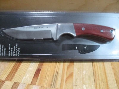 Cuchillo de hoja fija con mango de incrustación de madera Winchester 7,75 y funda de nailon Foto 1 de 4