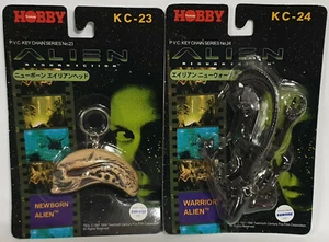 ALIENS NEWBORN ALIEN & WARRIOR ALIEN KEY RINGS MADE BY HOBBY IN 1996 - Picture 1 of 7