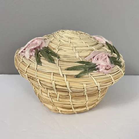 Vintage Woven Straw Basket with Lid Floral Embroidered Raffia Flowers Round Cover