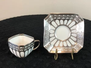 Taza Demitasse de porcelana cuadrada Fraureuth Alemania 1899-1926 superposición de plata fina - Imagen 1 de 14